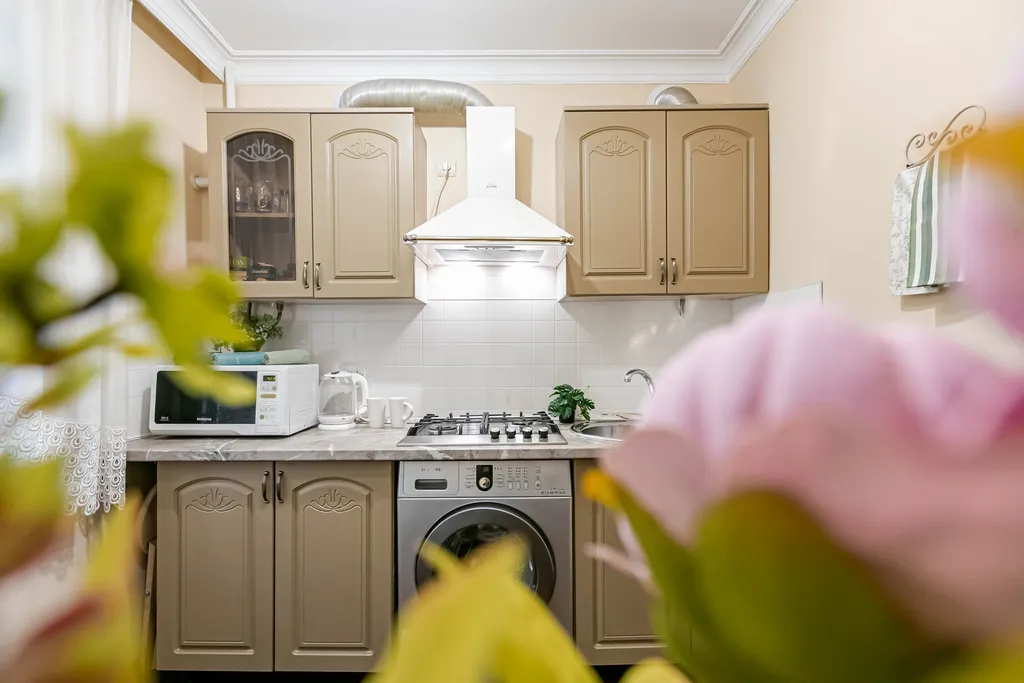 Квартира двухкомнатная на улице Широкой, 44 м², Кисловодск — кухня, фото 10