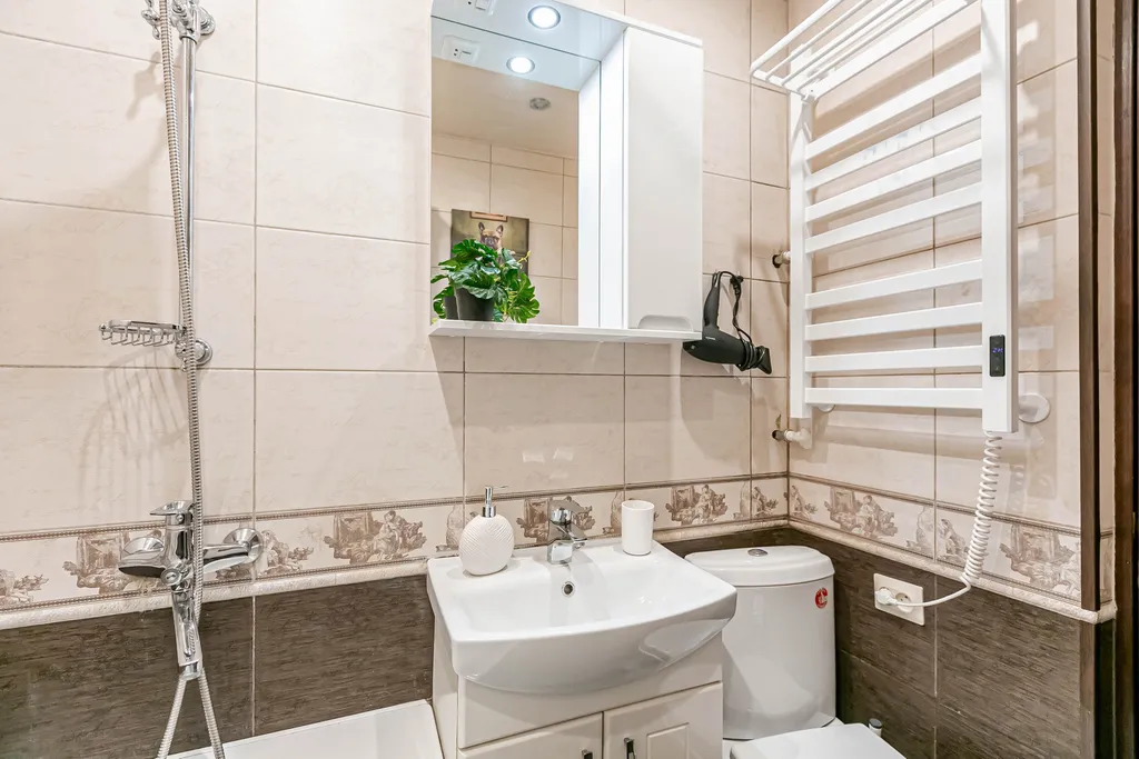 Квартира двухкомнатная на улице Широкой, 44 м², Кисловодск — ванная комната, фото 2