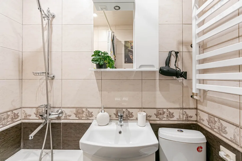 Квартира двухкомнатная на улице Широкой, 44 м², Кисловодск — ванная комната, фото 3