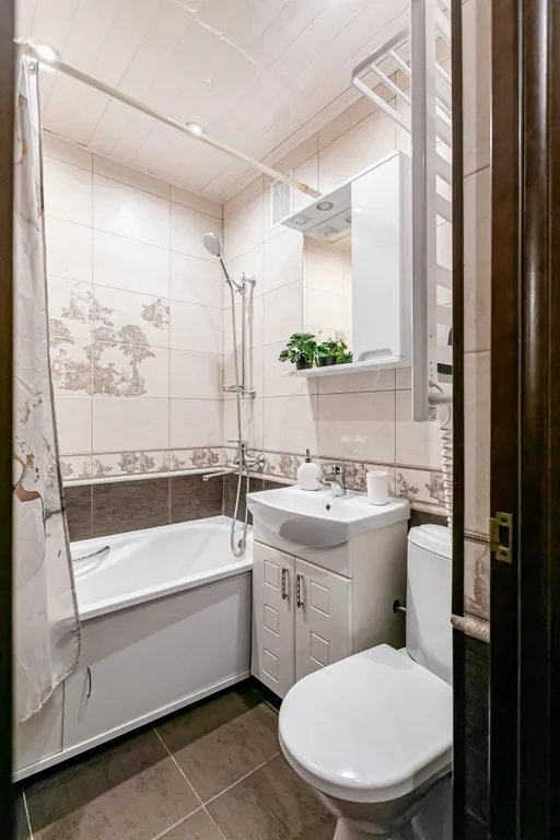 Квартира двухкомнатная на улице Широкой, 44 м², Кисловодск — ванная комната, фото 4