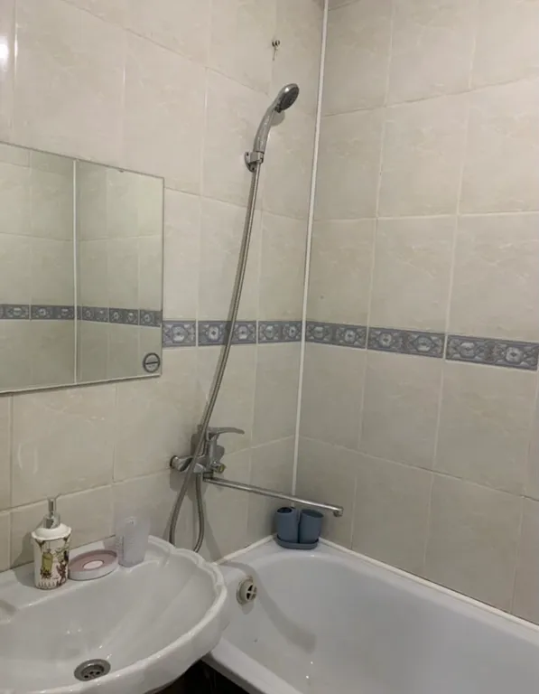 Квартира двухкомнатная в Самарском, 50 м², Самара — ванная комната, фото 2