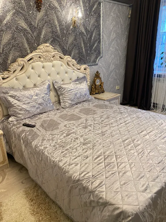 Квартира двухкомнатная на улице Ленина, 47 м², Саки — спальня, фото 2