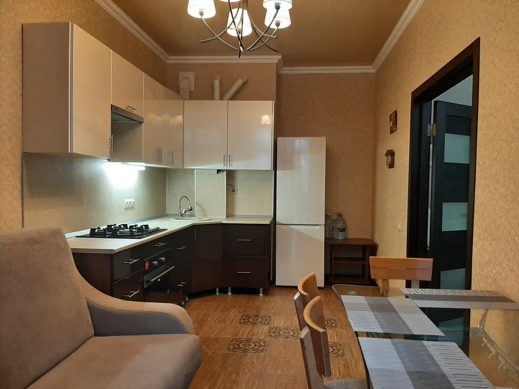 Квартира однокомнатная на улице Островского, 51 м², Геленджик — кухня, фото 3