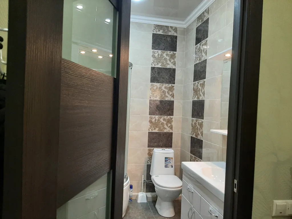 Квартира однокомнатная на улице Островского, 51 м², Геленджик — ванная комната