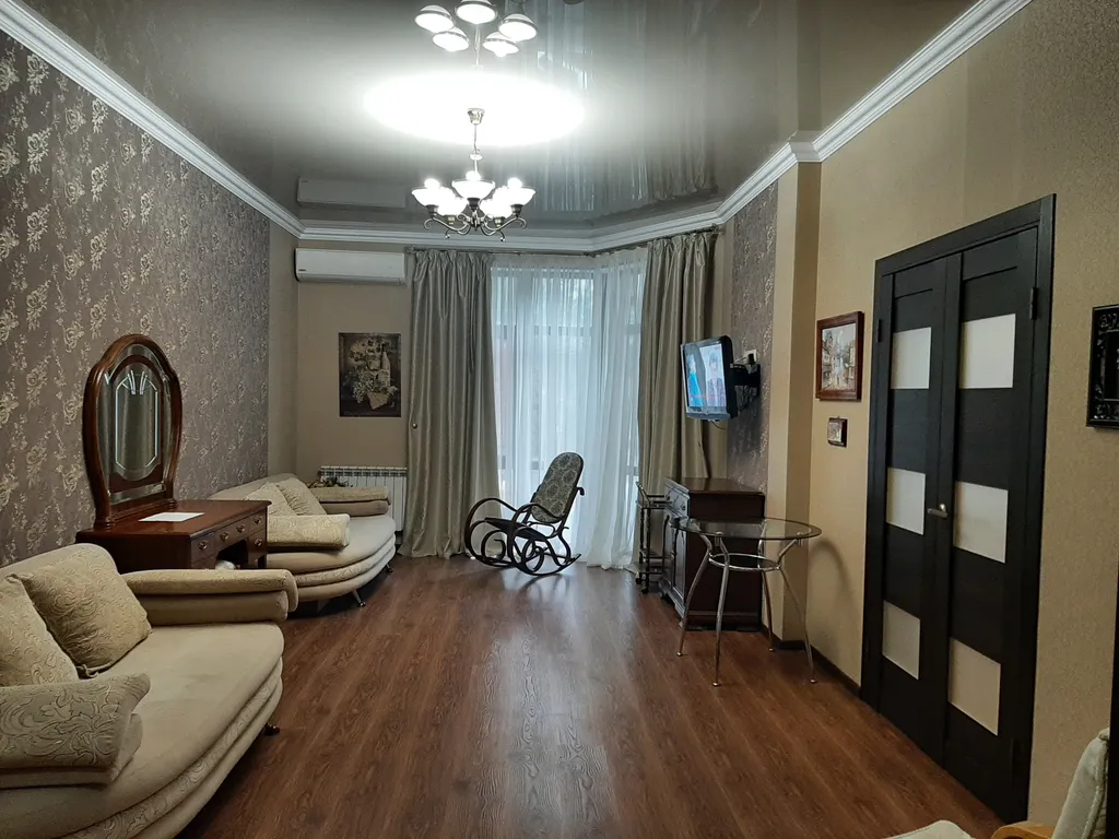 Квартира однокомнатная на улице Островского, 51 м², Геленджик — спальня, фото 2