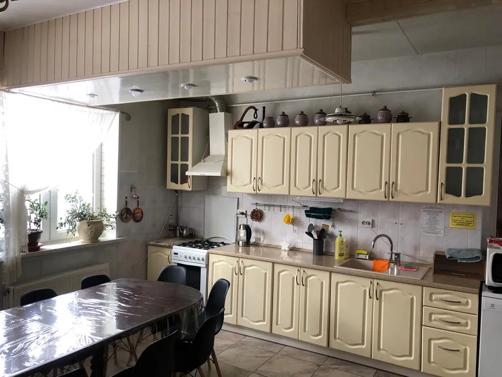 Коттедж 15-местный в деревни Репниково, 185 м², Чехов — кухня