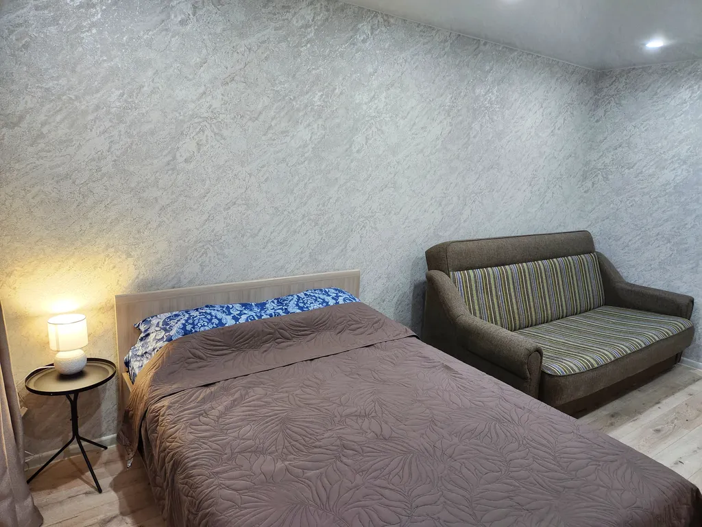 Квартира двухкомнатная на улице Германе, 47 м², Великий Новгород — спальня, фото 5
