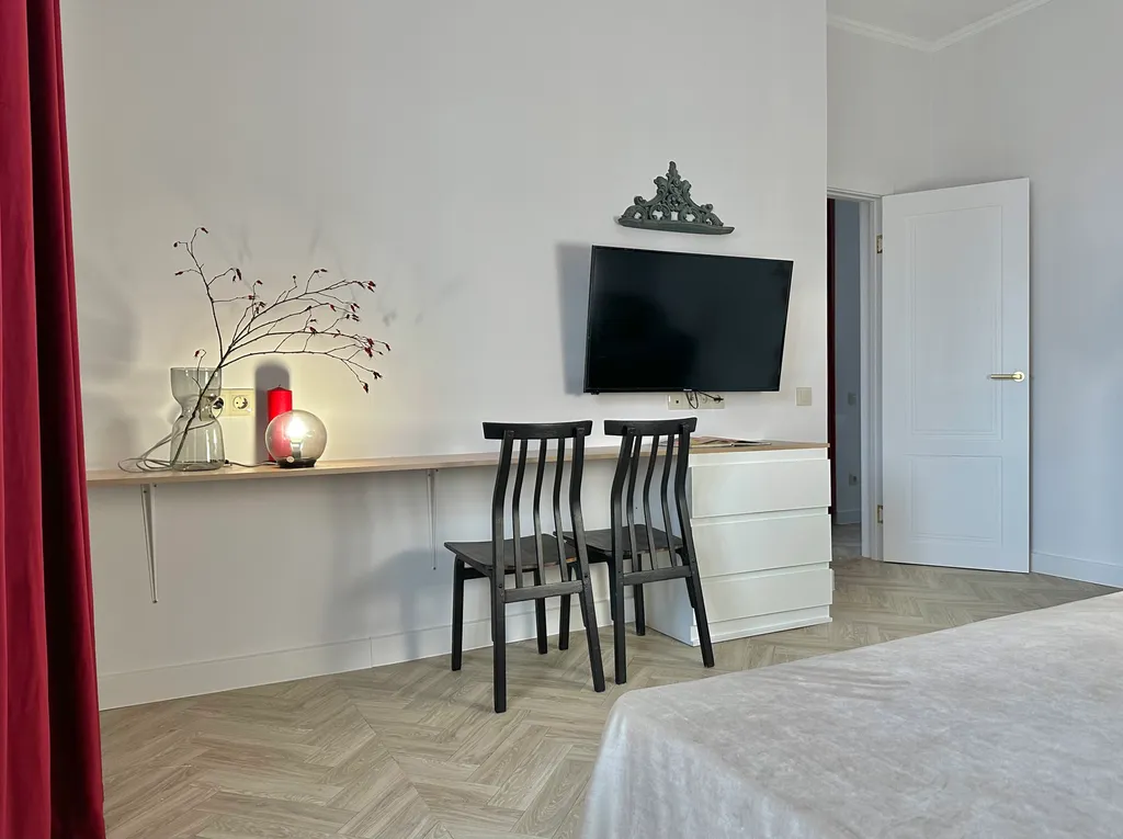 Квартира двухкомнатная у Кремлёвской, в Вахитовском, 50 м², Казань — спальня, фото 3