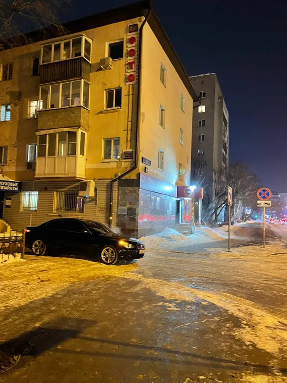 Квартира однокомнатная на улице Ленина, 30 м², Тюмень — двор, фото 2