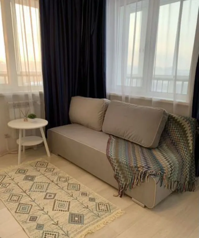 Студия однокомнатная в Свердловском, 32 м², Иркутск — спальня, фото 2