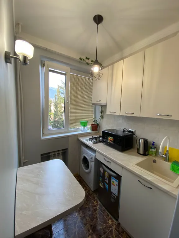 Квартира однокомнатная на улице Тренёва, 23 м², Ялта — фото 11