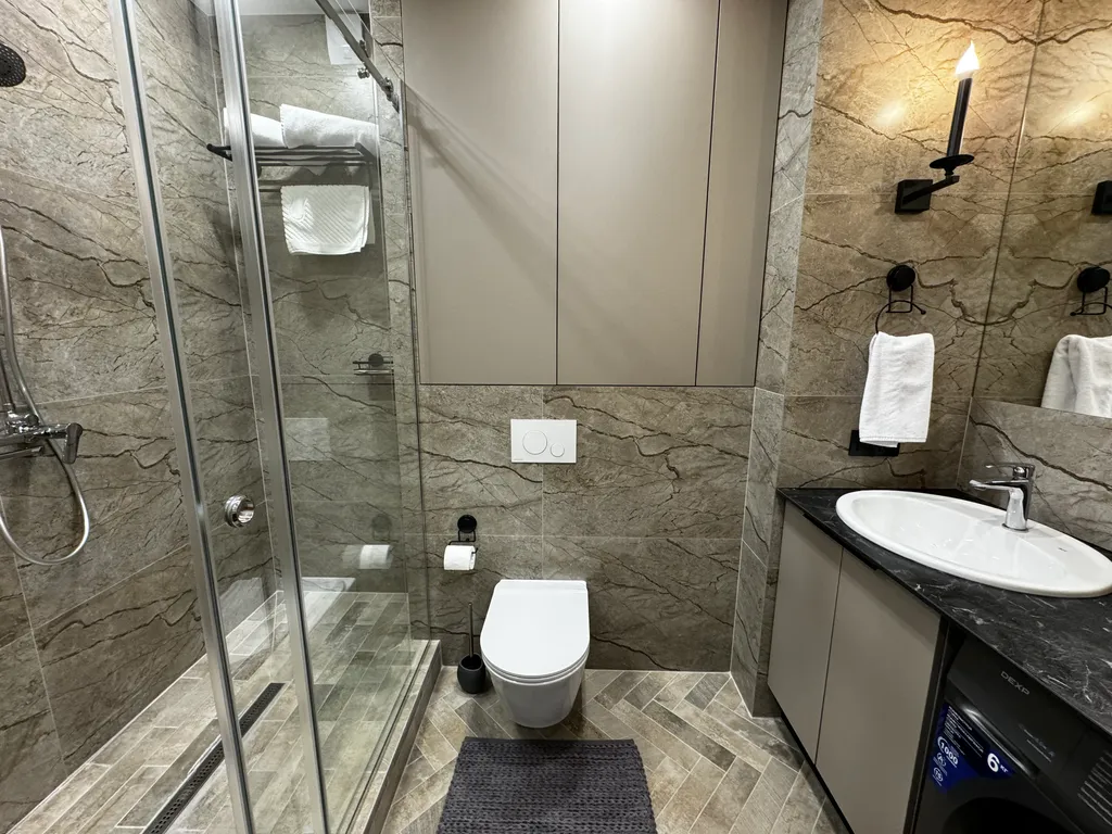 Квартира двухкомнатная в Советском, 40 м², Красноярск — ванная комната