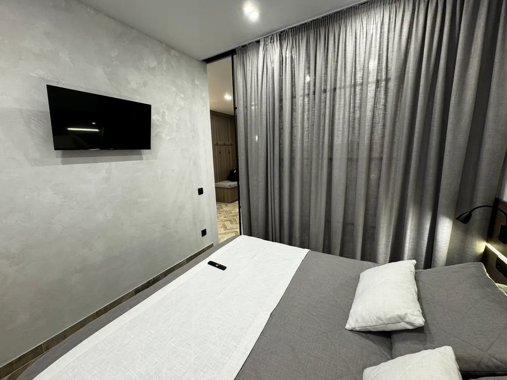 Квартира двухкомнатная в Советском, 40 м², Красноярск — спальня, фото 3