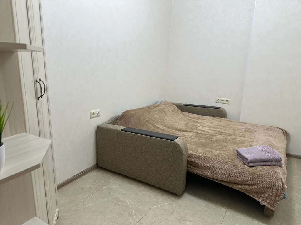 Квартира двухкомнатная на проспекте Кирова, 52 м², Симферополь — фото 10