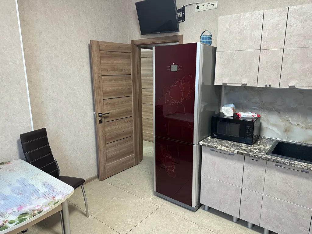 Квартира двухкомнатная на проспекте Кирова, 52 м², Симферополь — фото 14