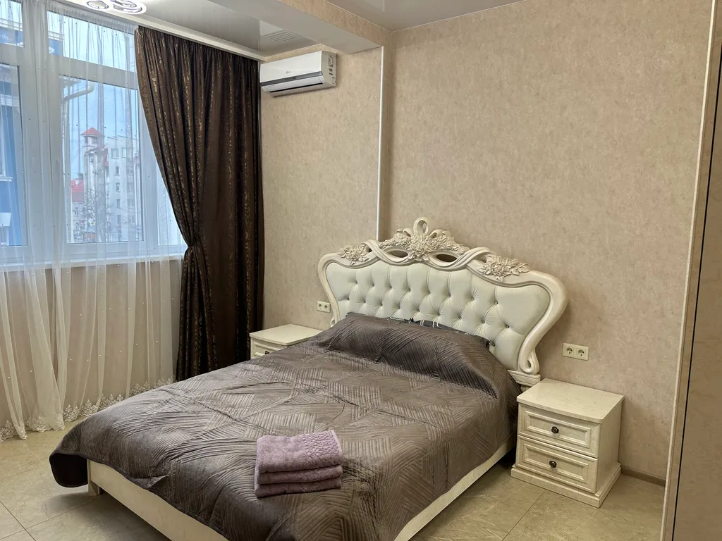 Квартира двухкомнатная на проспекте Кирова, 52 м², Симферополь — фото 4