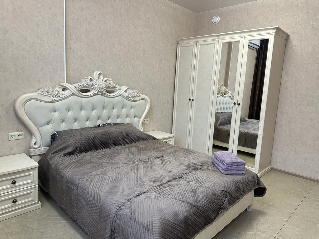 Квартира двухкомнатная на проспекте Кирова, 52 м², Симферополь — фото 5
