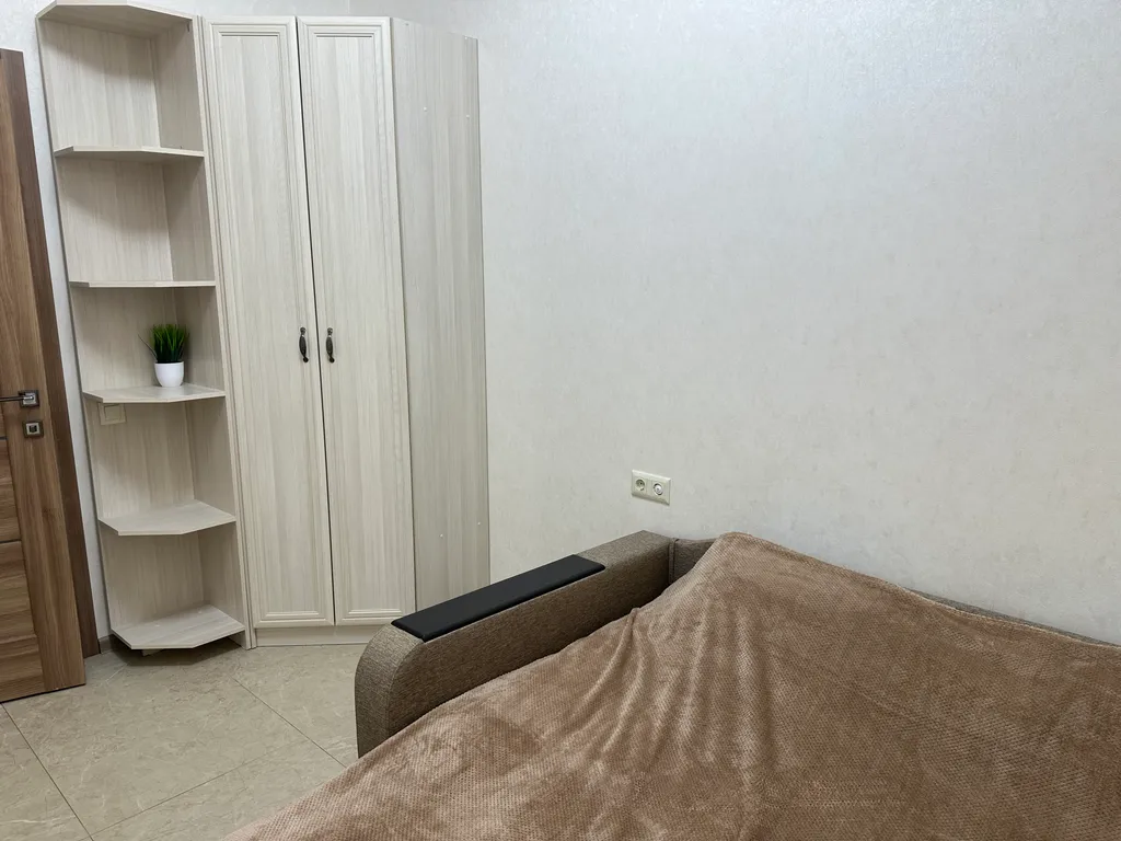 Квартира двухкомнатная на проспекте Кирова, 52 м², Симферополь — фото 9