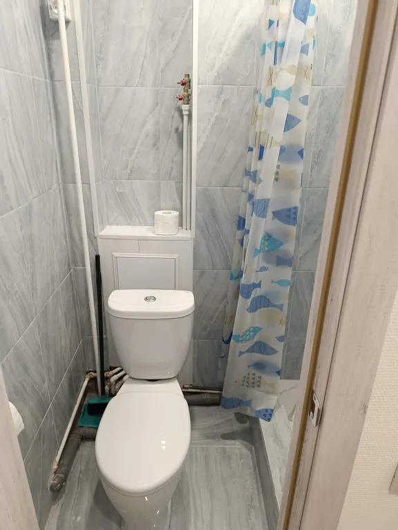 Студия однокомнатная на улице Киевской, 18 м², Тюмень — ванная комната, фото 2