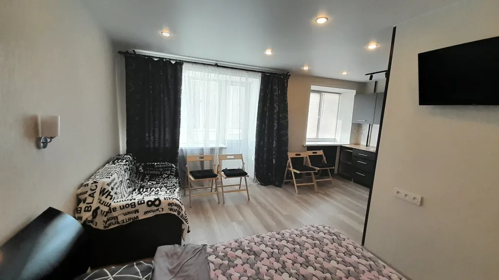 Студия однокомнатная на улице Ньютоне, 30 м², Ярославль — спальня, фото 7