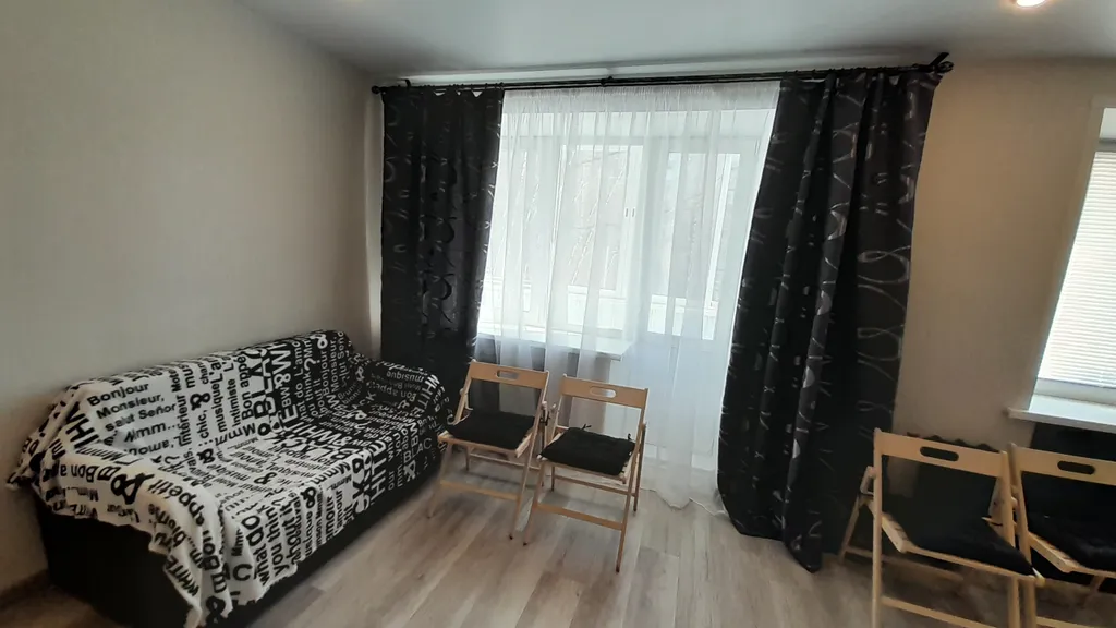 Студия однокомнатная на улице Ньютоне, 30 м², Ярославль — спальня, фото 9