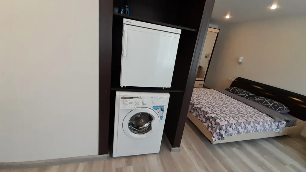Студия однокомнатная на улице Ньютоне, 30 м², Ярославль — спальня, фото 10