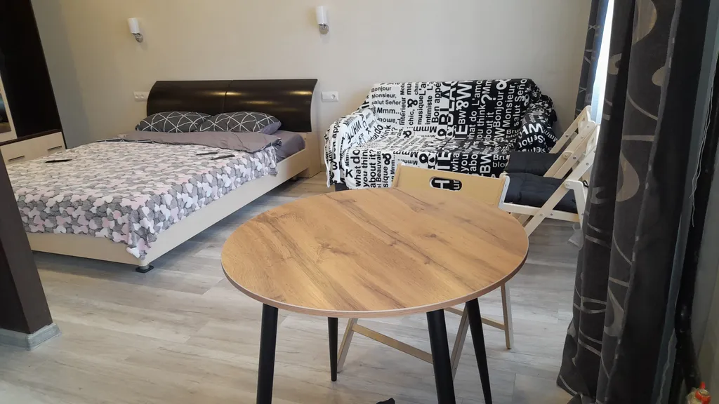 Студия однокомнатная на улице Ньютоне, 30 м², Ярославль — спальня, фото 3