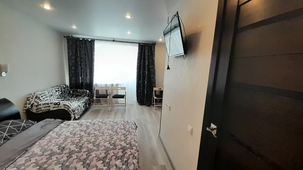 Студия однокомнатная на улице Ньютоне, 30 м², Ярославль — спальня, фото 5