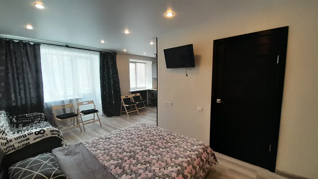 Студия однокомнатная на улице Ньютоне, 30 м², Ярославль — спальня, фото 6