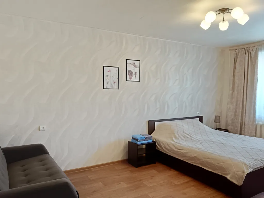 Квартира однокомнатная на улице Луначарского, 34 м², Ростов Великий — спальня, фото 2