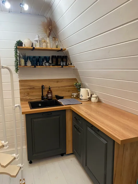 Дом 4-местный в посёлке Кунчуре, 38 м², Тюмень — кухня, фото 2