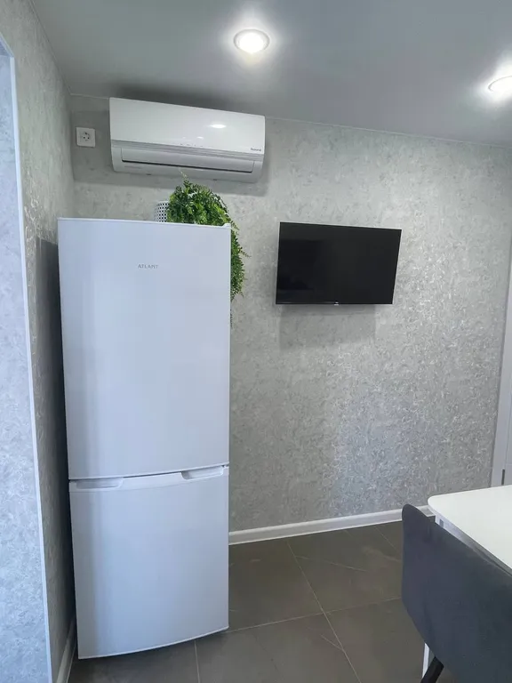 Квартира однокомнатная в Красноглинском, 45 м², Самара — кухня, фото 3