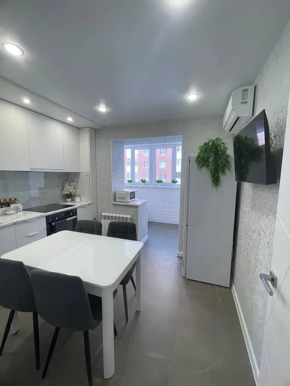 Квартира однокомнатная в Красноглинском, 45 м², Самара — кухня, фото 4