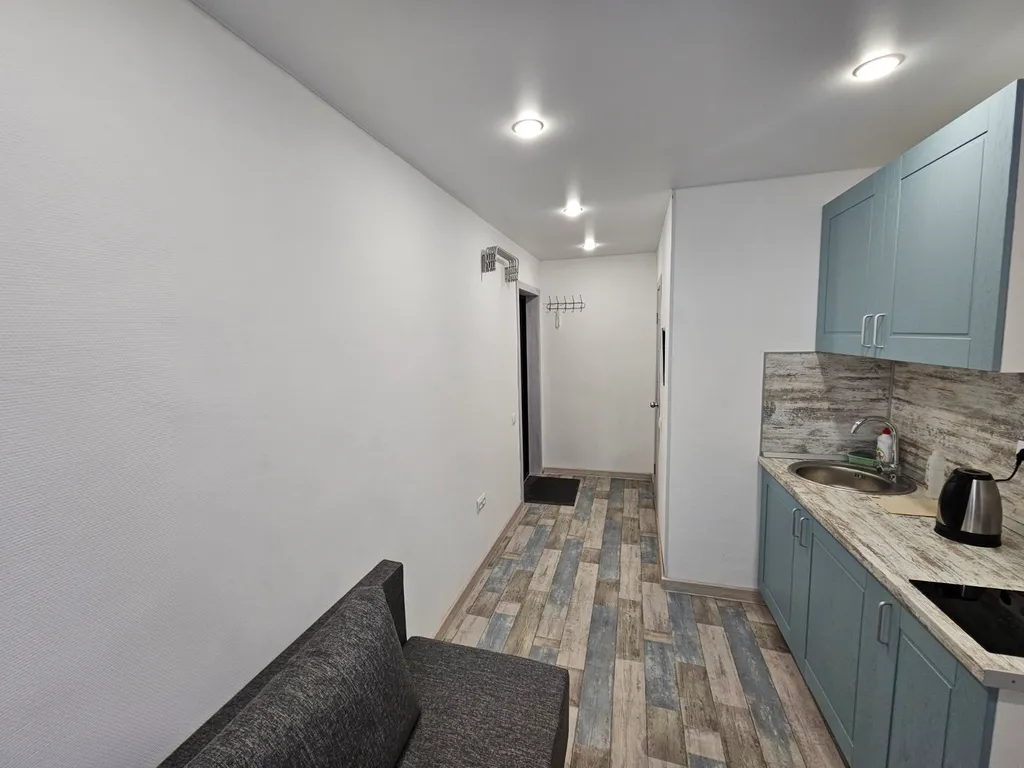 Студия однокомнатная на улице Киевской, 18 м², Тюмень — кухня, фото 4