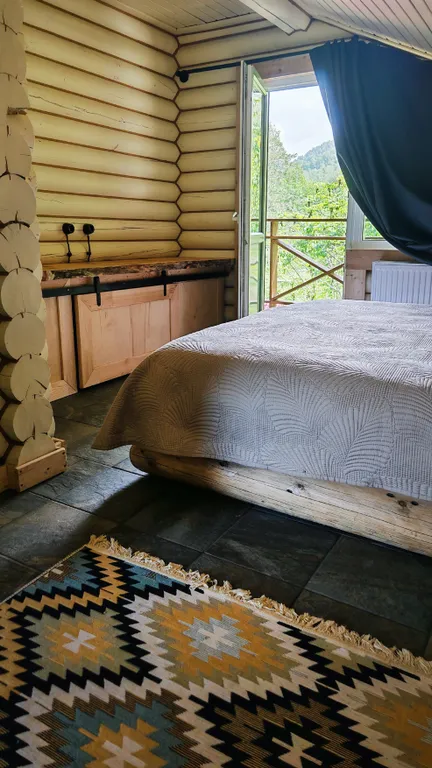 Luxe ** room семейный  двухкомнатный с балконом — спальное место