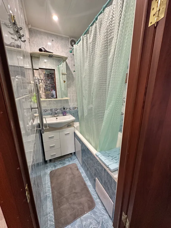 Квартира двухкомнатная в Нижегородском, 53 м², Нижний Новгород — ванная комната, фото 2