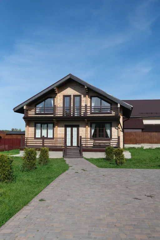 Роскошный деревянный дом