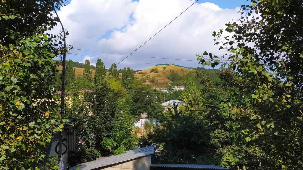 Студия однокомнатная на улице Берёзовской, 31 м², Кисловодск — двор, фото 2