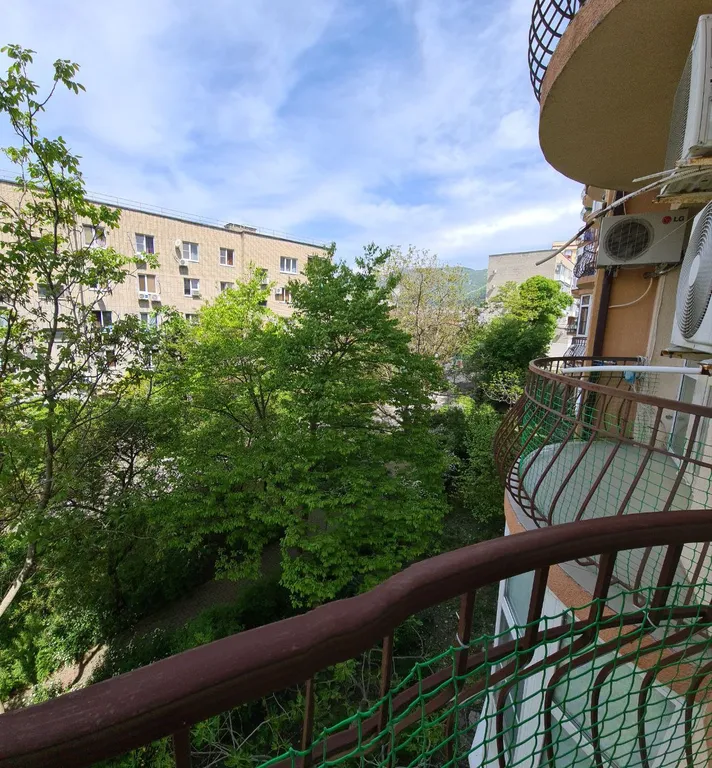 Квартира двухкомнатная в переулке Восточном, 65 м², Геленджик — фото 16