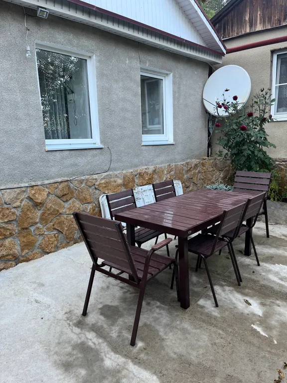Дом 6-местный на улице Пчелиной, 50 м², Кисловодск — двор, фото 2