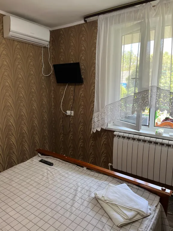Дом под ключ на 6 человек.  Территория с бассейном и пиццерией — спальное место