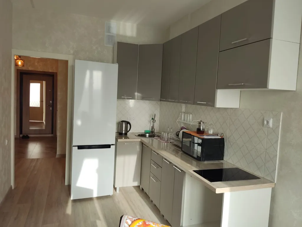 Квартира однокомнатная на улице Богдана Хмельницкого, 43 м², Чебоксары — кухня, фото 2