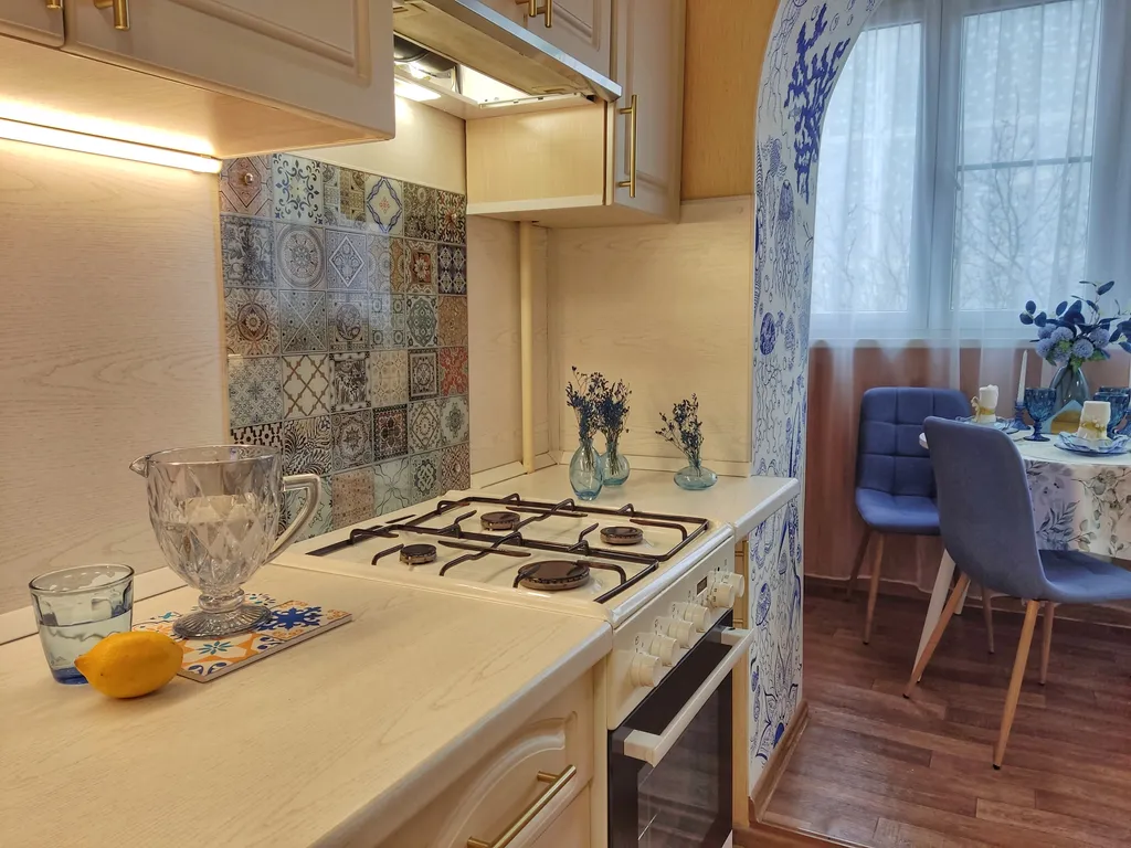 Квартира двухкомнатная на улице Пирогова, 64 м², Пятигорск — кухня, фото 3