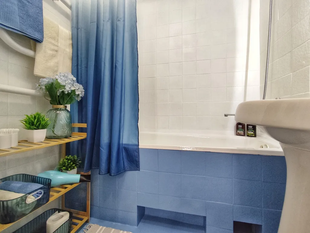Квартира двухкомнатная на улице Пирогова, 64 м², Пятигорск — ванная комната, фото 3