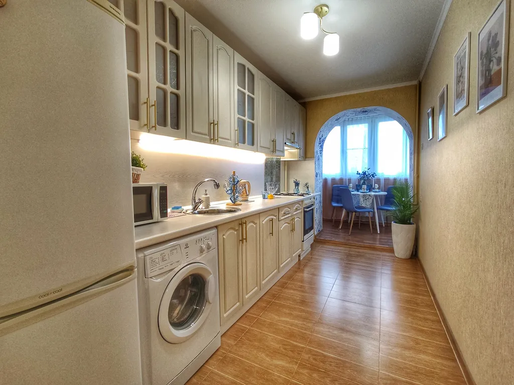Квартира двухкомнатная на улице Пирогова, 64 м², Пятигорск — кухня