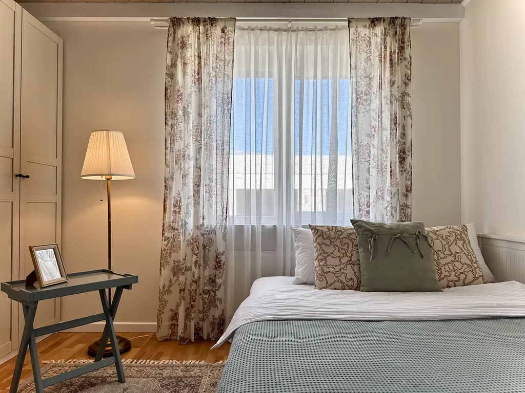 Квартира трёхкомнатная на улице Советской, 120 м², Пионерский — спальня, фото 11