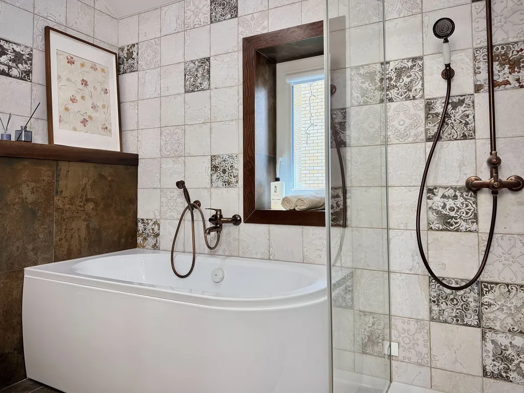 Квартира трёхкомнатная на улице Советской, 120 м², Пионерский — ванная комната, фото 2