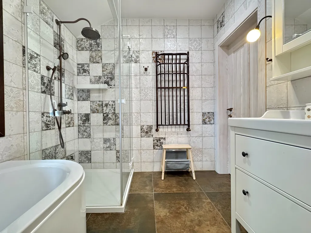 Квартира трёхкомнатная на улице Советской, 120 м², Пионерский — ванная комната, фото 5