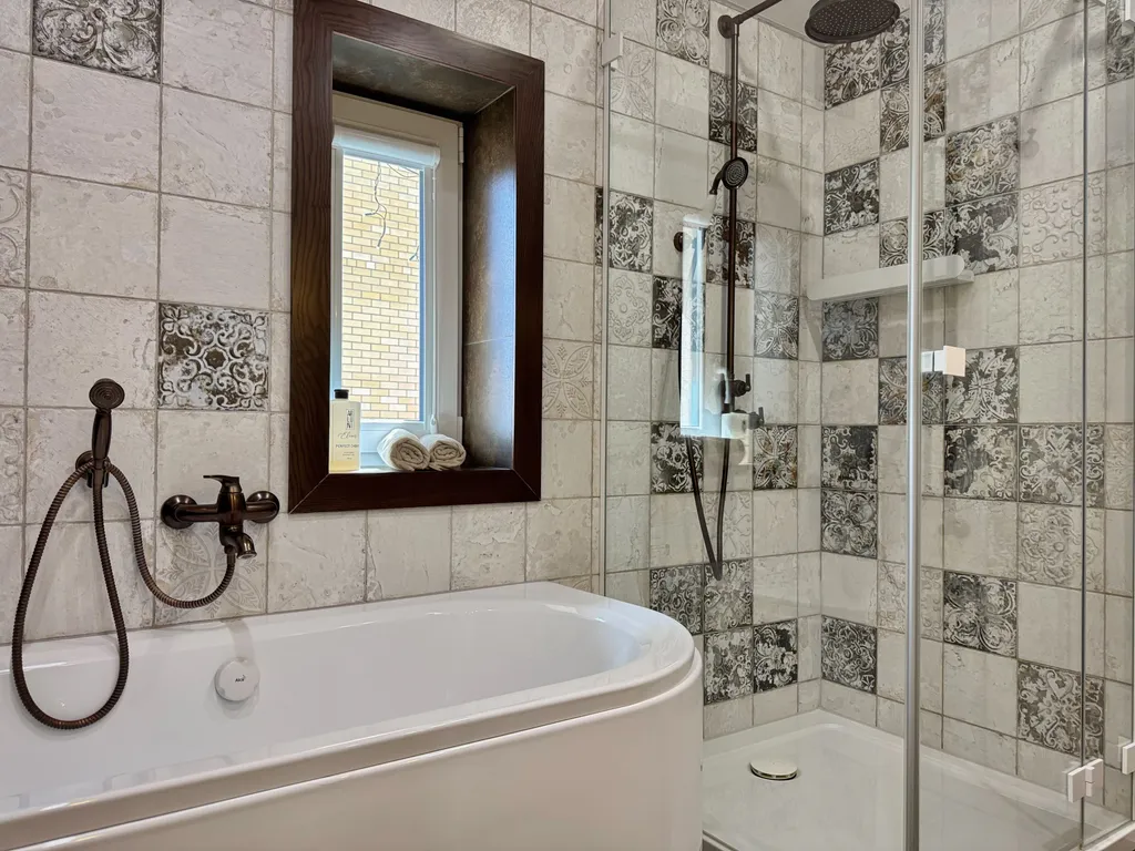 Квартира трёхкомнатная на улице Советской, 120 м², Пионерский — ванная комната, фото 6