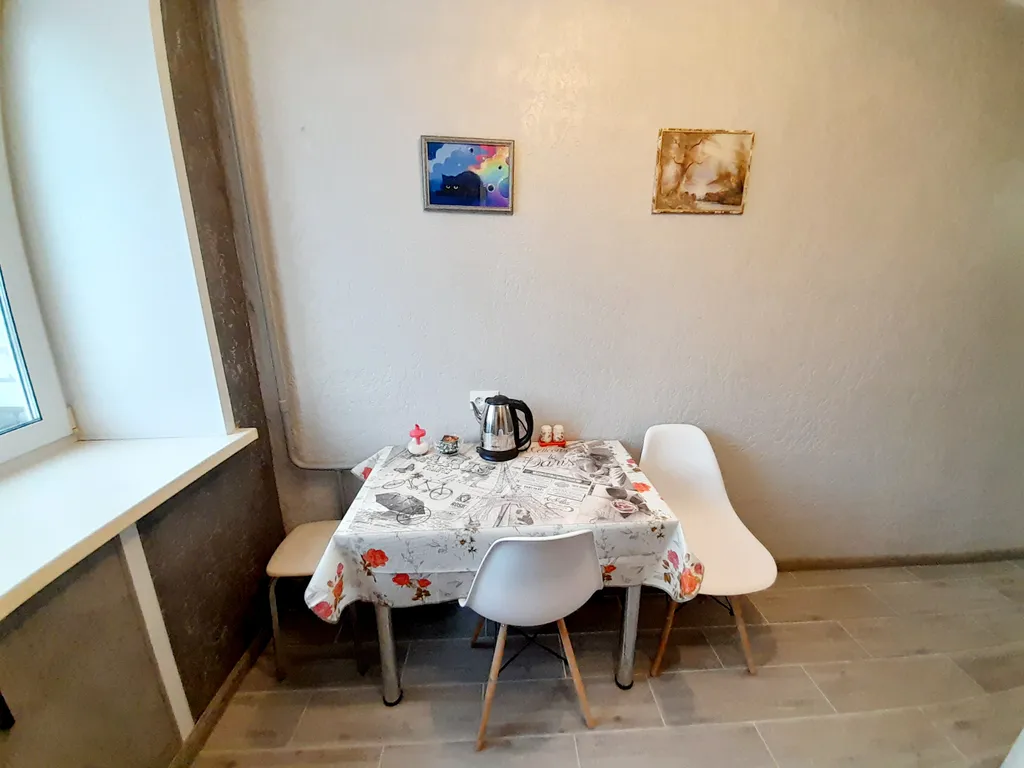 Квартира однокомнатная на улице Серго Орджоникидзе, 34 м², Ярославль — кухня